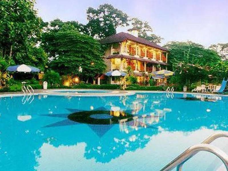 Hotel Taman Sari Сукабуми Экстерьер фото